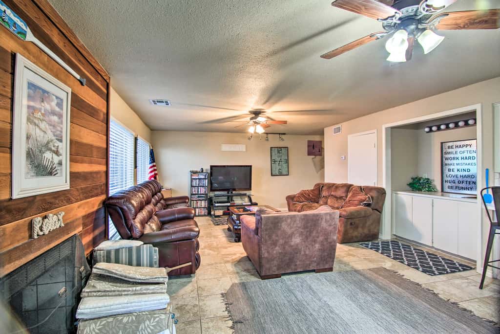 Lakefront Home w/ Private Beach Access!