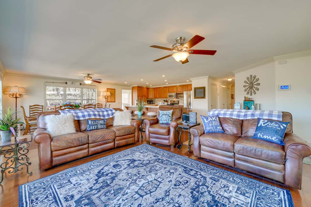 Spacious Vacation Rental Home on Eufaula Lake!