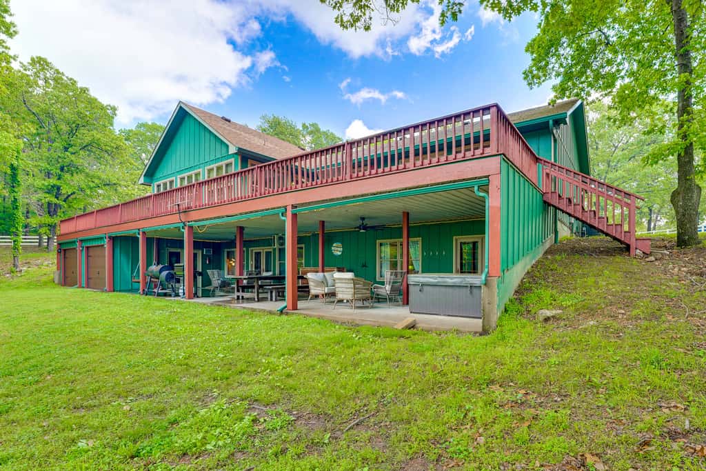 Large Lakefront Home | Pool, Hot Tub & Boat Dock