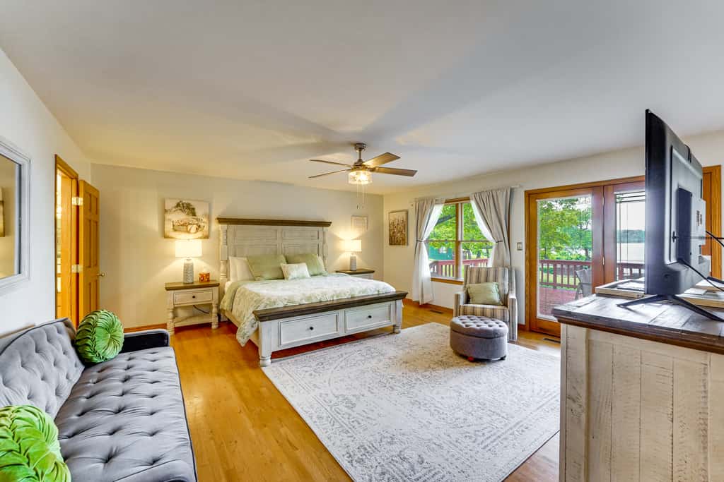 Large Lakefront Home | Pool, Hot Tub & Boat Dock