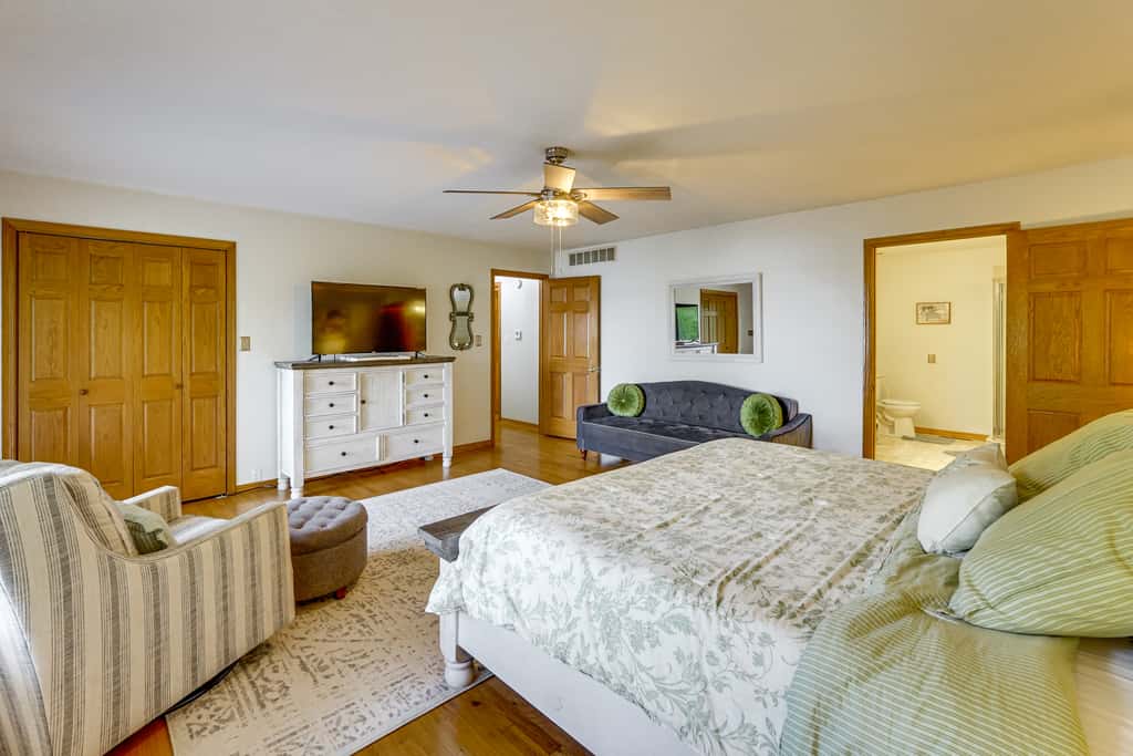 Large Lakefront Home | Pool, Hot Tub & Boat Dock