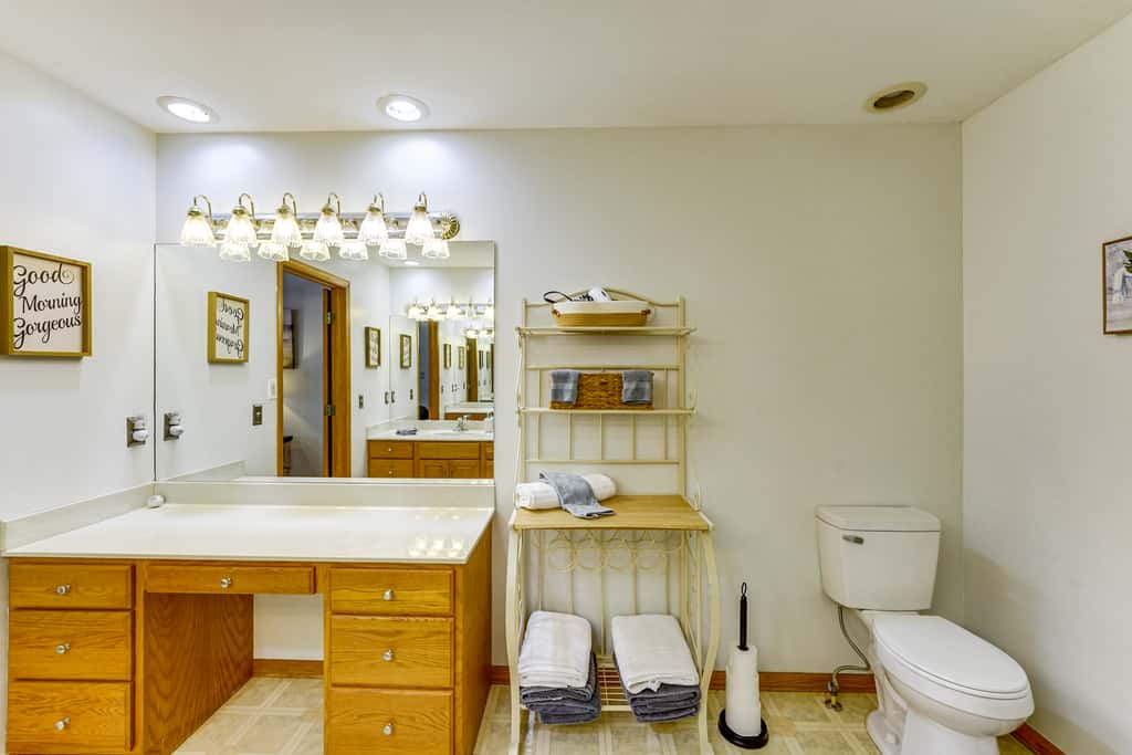Large Lakefront Home | Pool, Hot Tub & Boat Dock