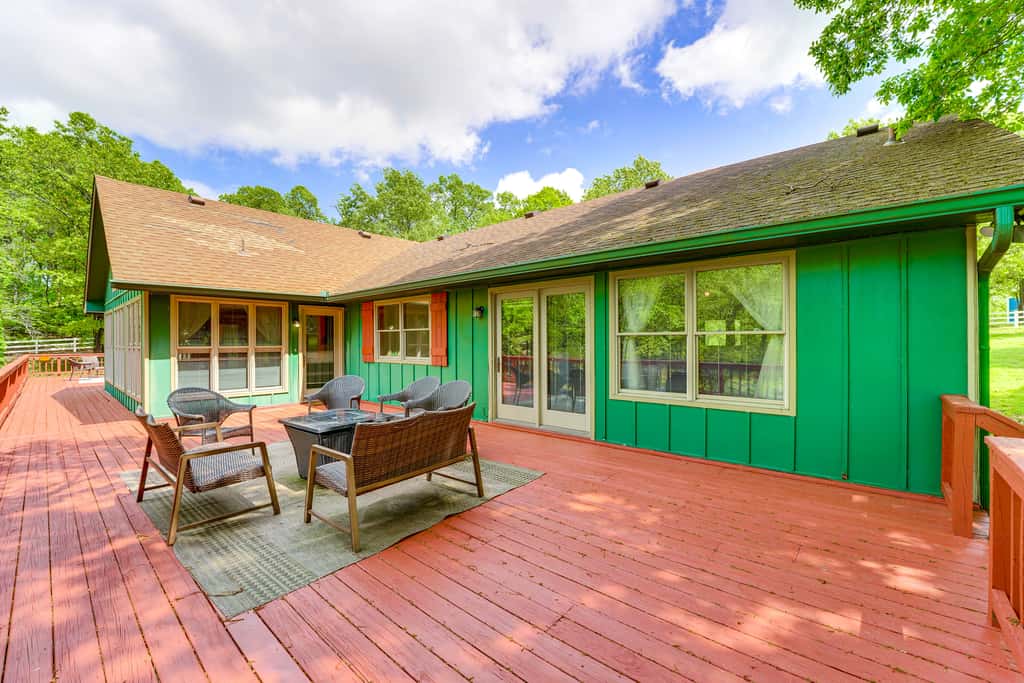 Large Lakefront Home | Pool, Hot Tub & Boat Dock