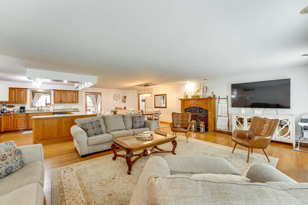 Large Lakefront Home | Pool, Hot Tub & Boat Dock