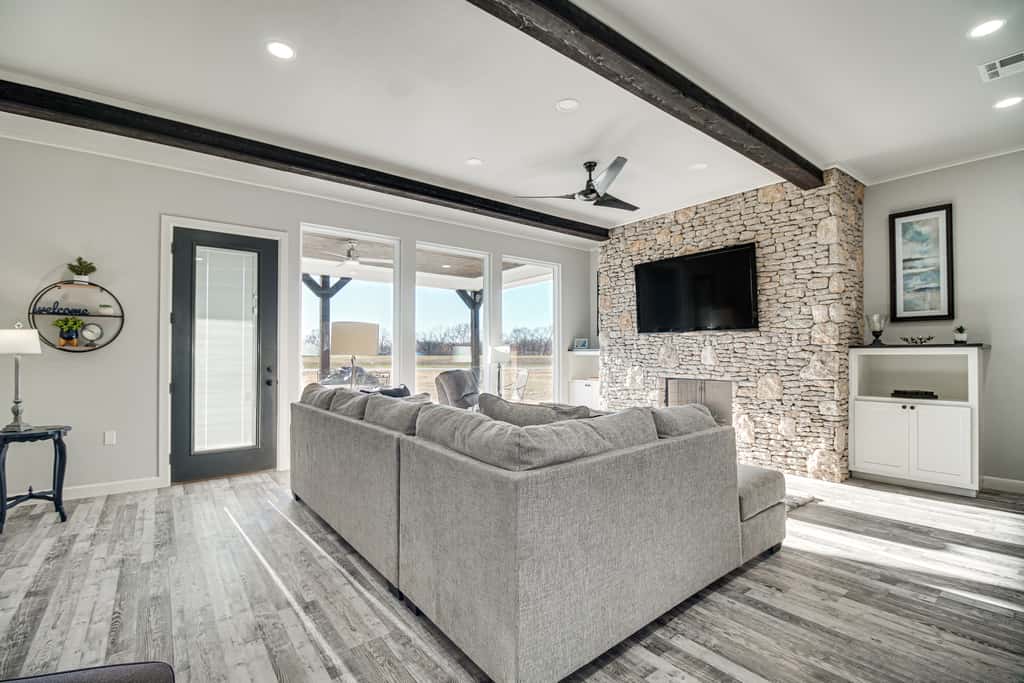 Lake & Sunset Views: Spacious Monkey Island Home