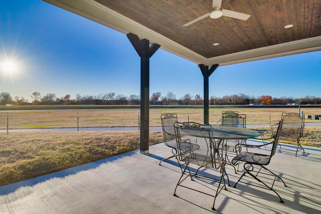 Lake & Sunset Views: Spacious Monkey Island Home