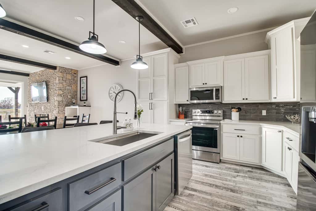 Lake & Sunset Views: Spacious Monkey Island Home
