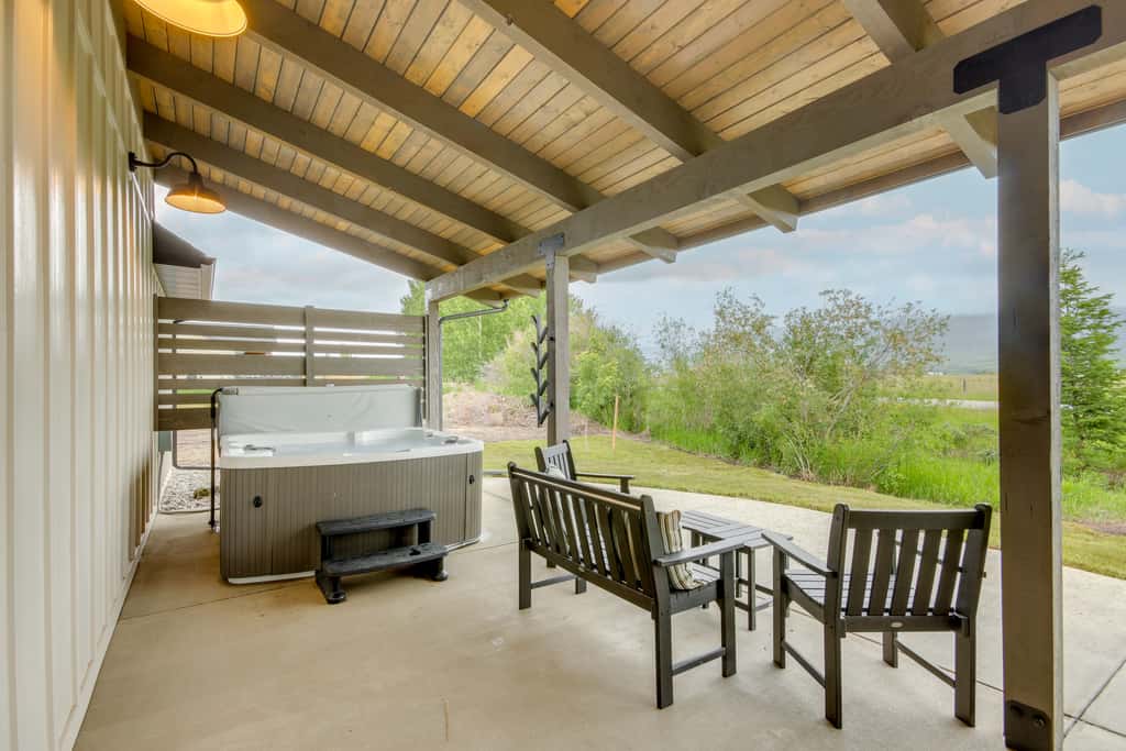 Hot Tub & Deck at Red Lodge Retreat
