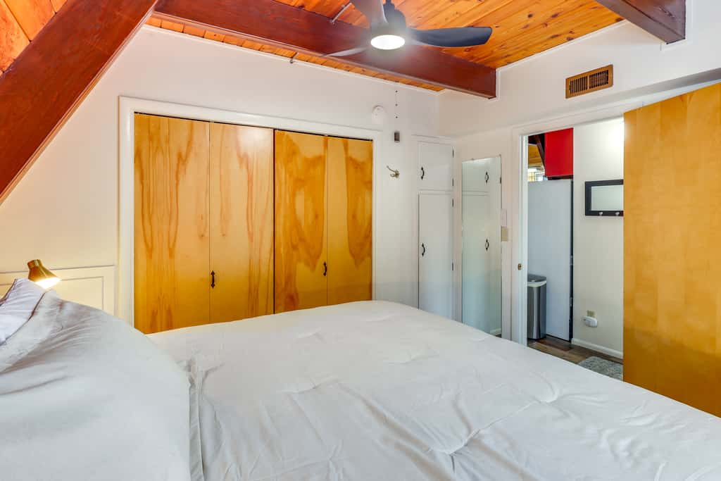 Red Lodge Cabin w/ Hot Tub ~ 1/2 Mi to Downtown!
