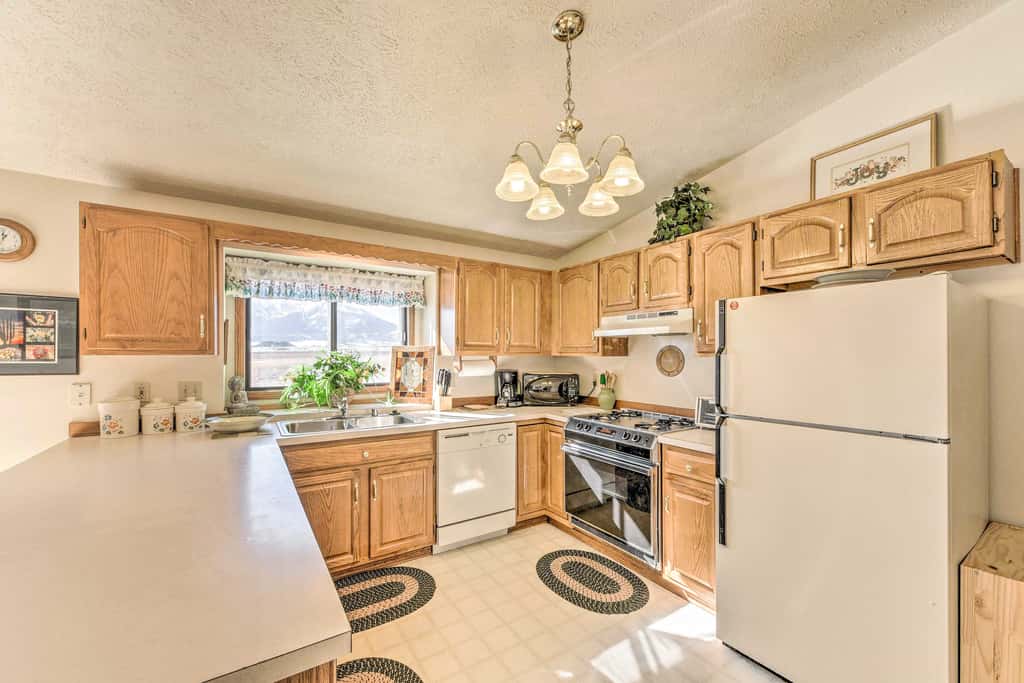 Mountain-View Buena Vista Home: 1 Mile to Main St!