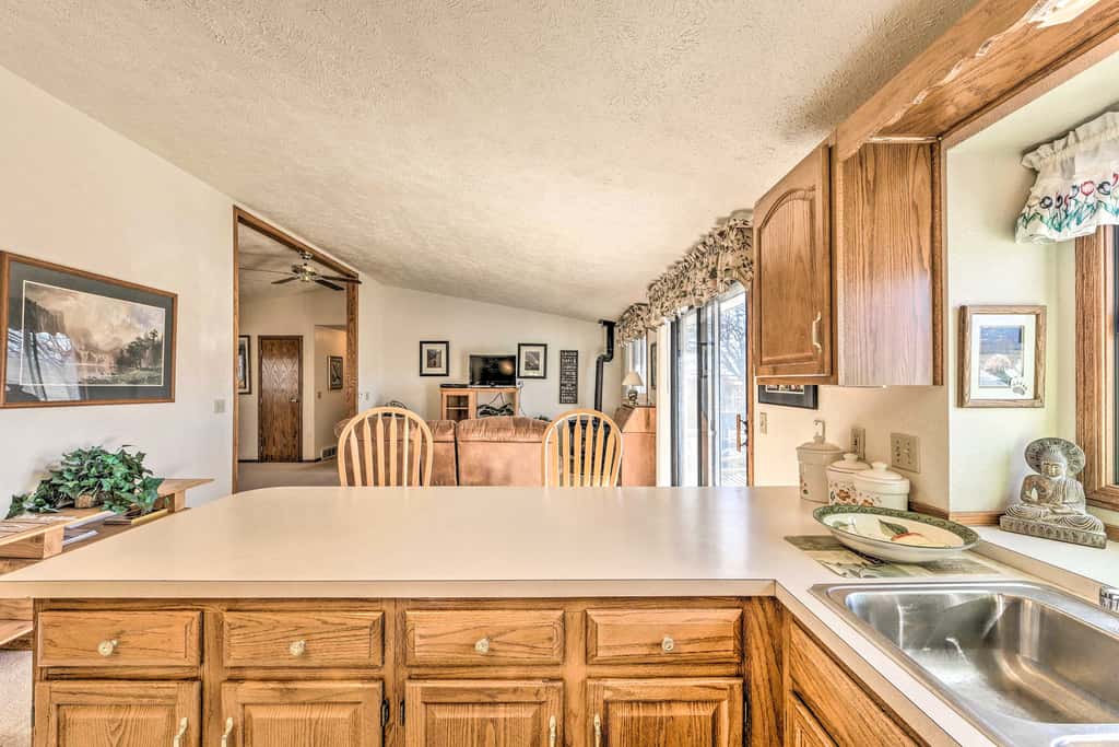 Mountain-View Buena Vista Home: 1 Mile to Main St!