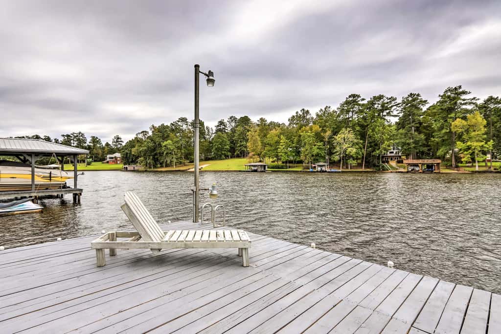 Eatonton Getaway on Lake Sinclair w/ Dock!