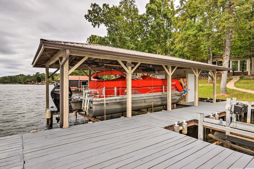 Eatonton Getaway on Lake Sinclair w/ Dock!