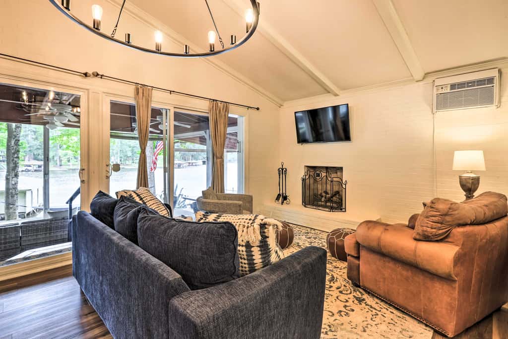 Eatonton Getaway on Lake Sinclair w/ Dock!