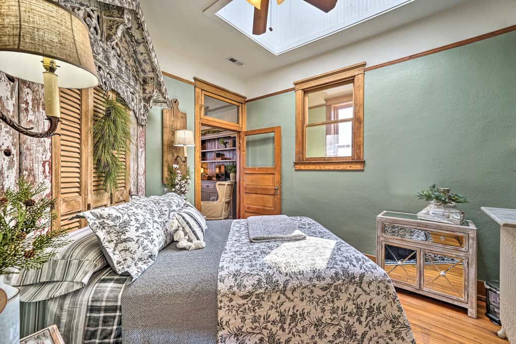 Walk to Shops & Restaurants: Dtwn Laramie Condo!