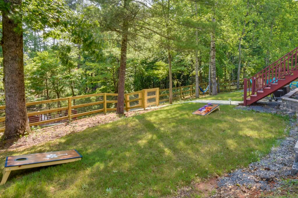 South Carolina Retreat w/ Fireplace & Lake Access!