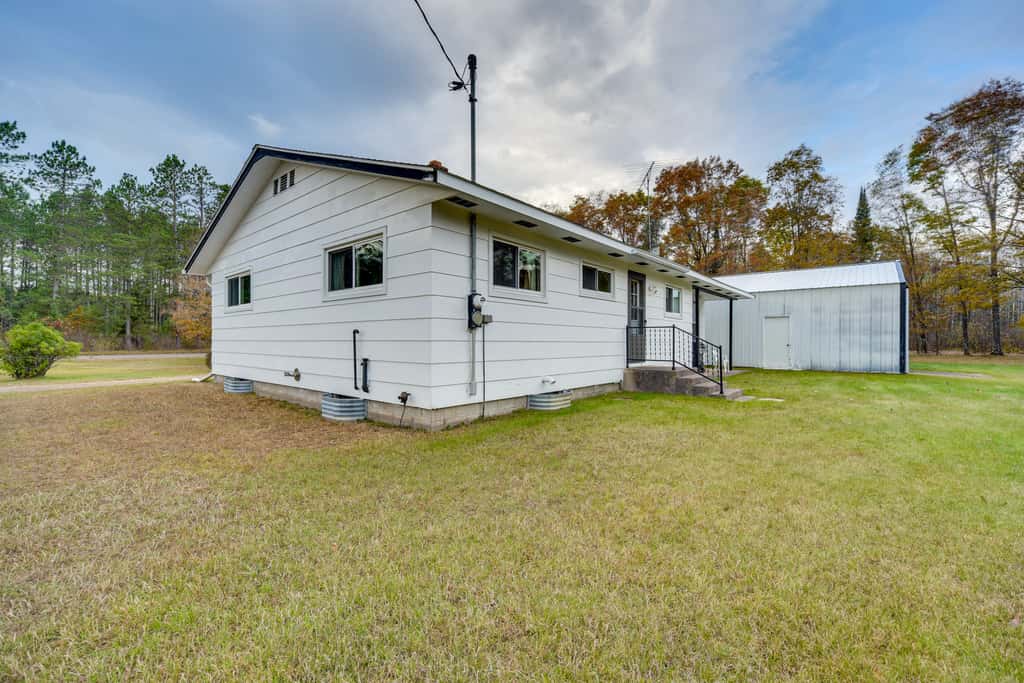 Fisher's Retreat: Hayward Home, Near ATV Trails!