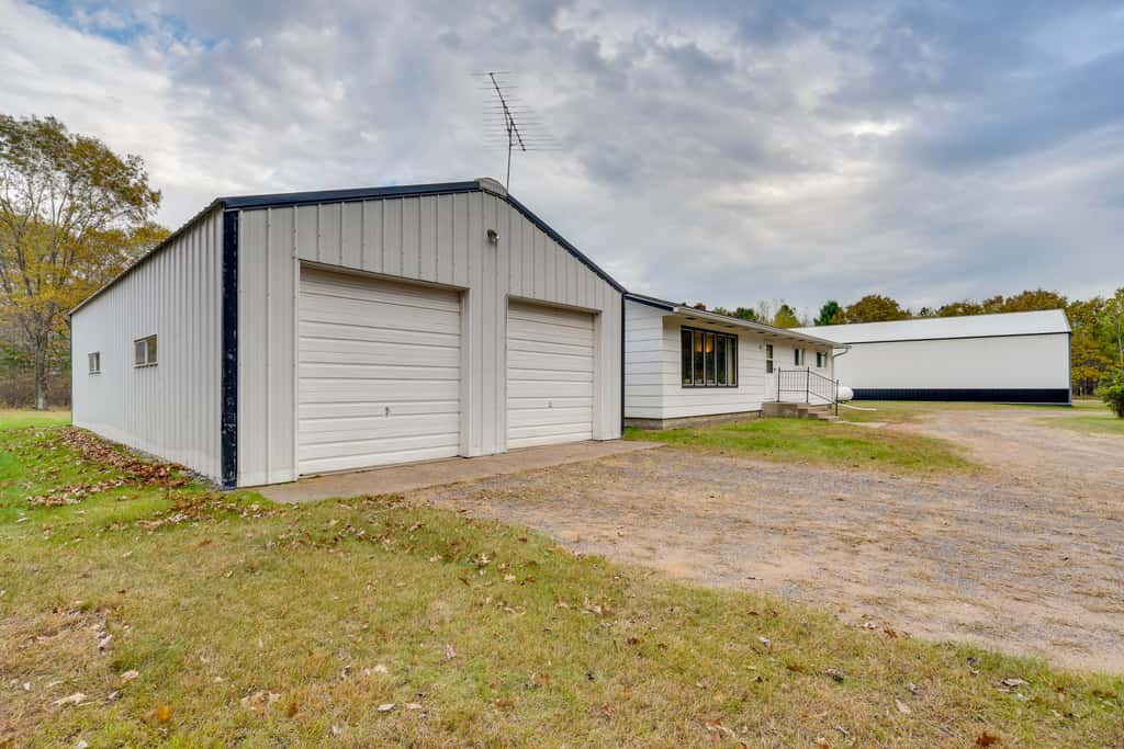 Fisher's Retreat: Hayward Home, Near ATV Trails!