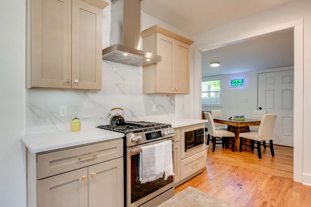 4 Mi to Dtwn Atlanta: Spacious West End Retreat!