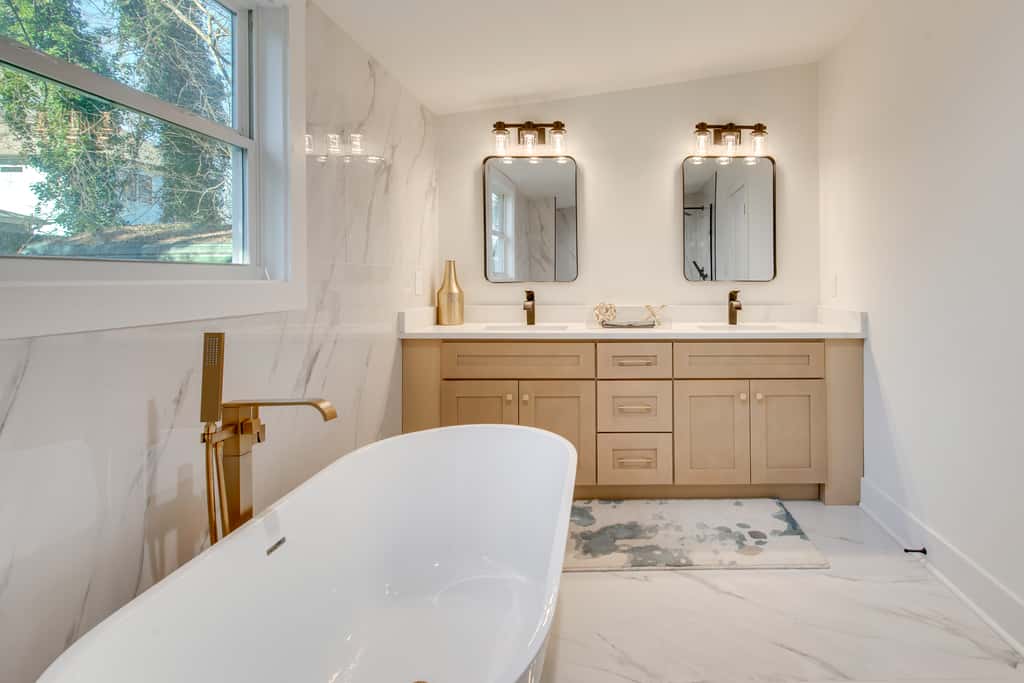 4 Mi to Dtwn Atlanta: Spacious West End Retreat!