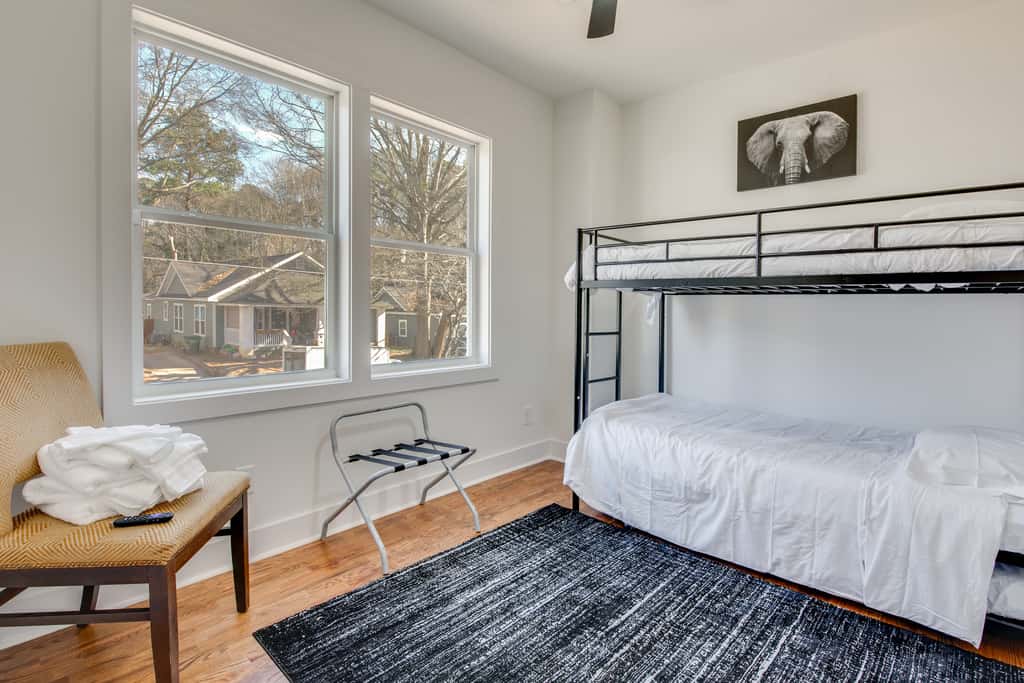 4 Mi to Dtwn Atlanta: Spacious West End Retreat!