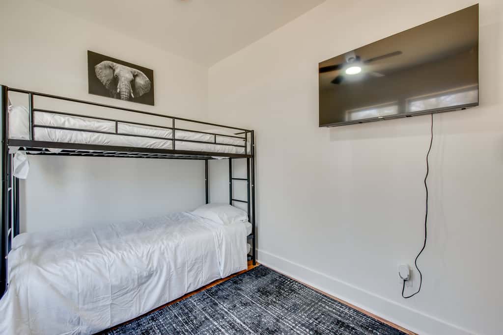 4 Mi to Dtwn Atlanta: Spacious West End Retreat!