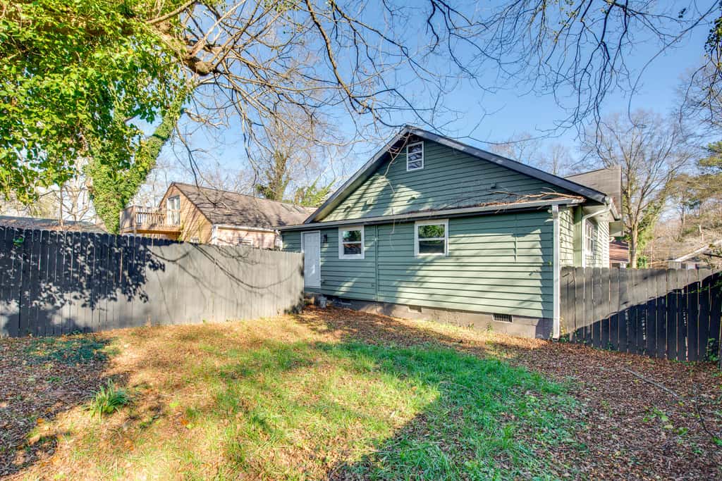 4 Mi to Dtwn Atlanta: Spacious West End Retreat!