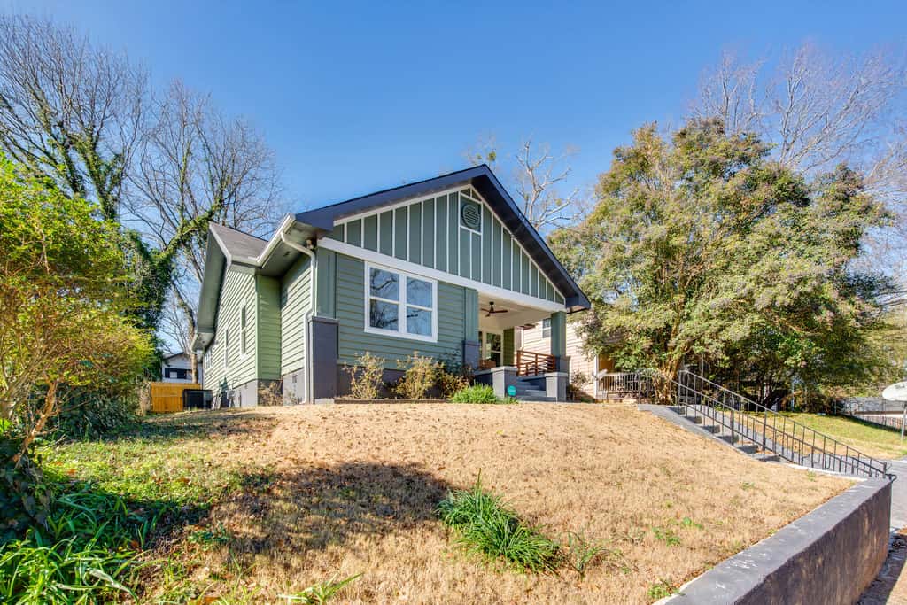 4 Mi to Dtwn Atlanta: Spacious West End Retreat!
