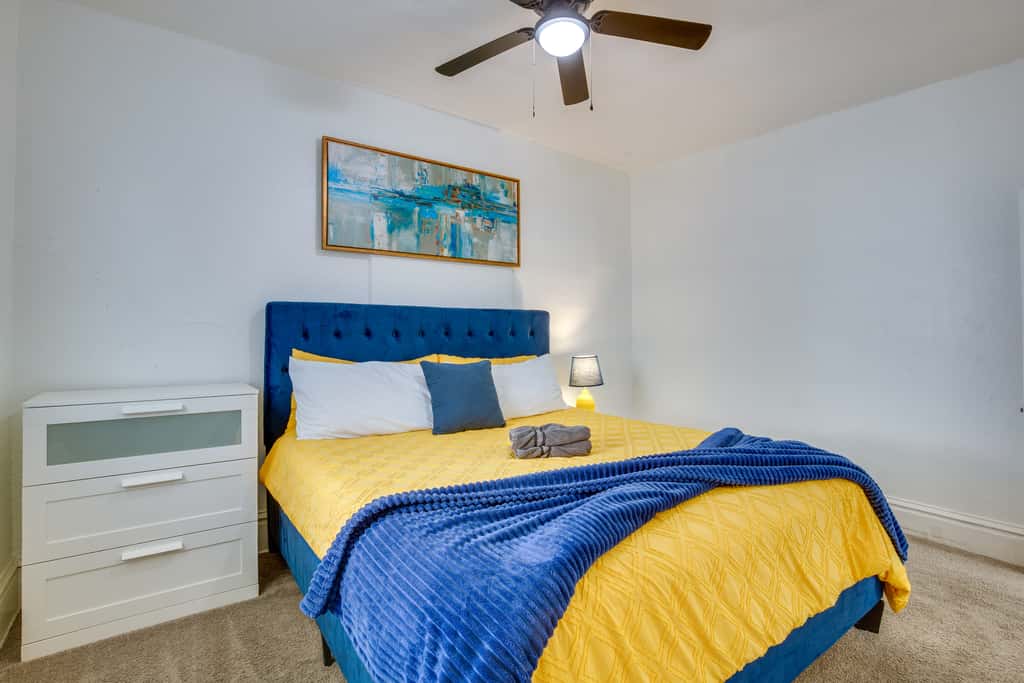 Modern 2BR Kansas City Condo Near Downtown