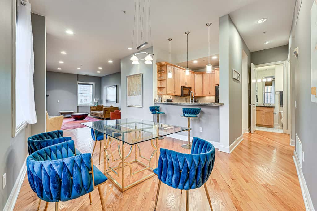Heart of Dtwn Omaha: Historical Apt w/ Perks