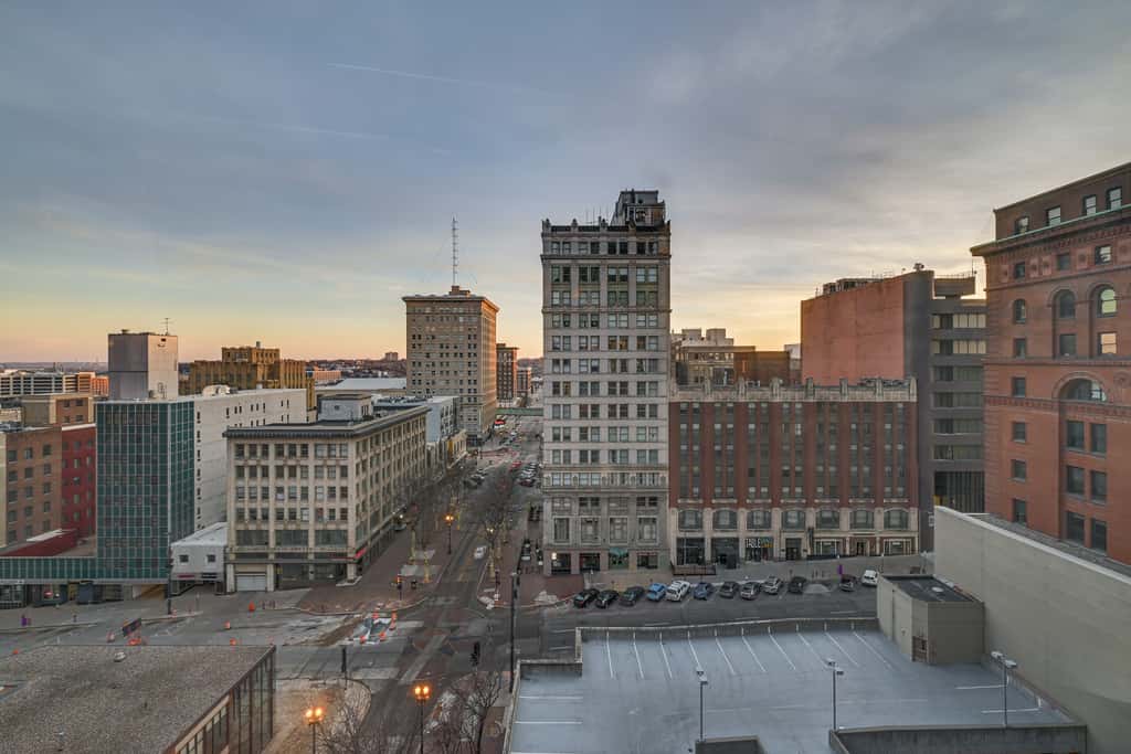 Heart of Dtwn Omaha: Historical Apt w/ Perks