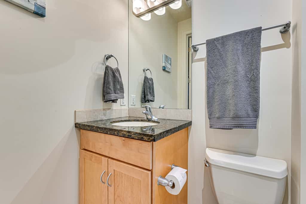 Heart of Dtwn Omaha: Historical Apt w/ Perks