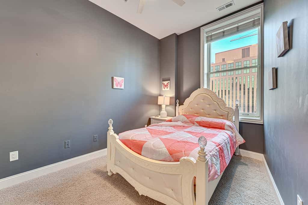 Heart of Dtwn Omaha: Historical Apt w/ Perks