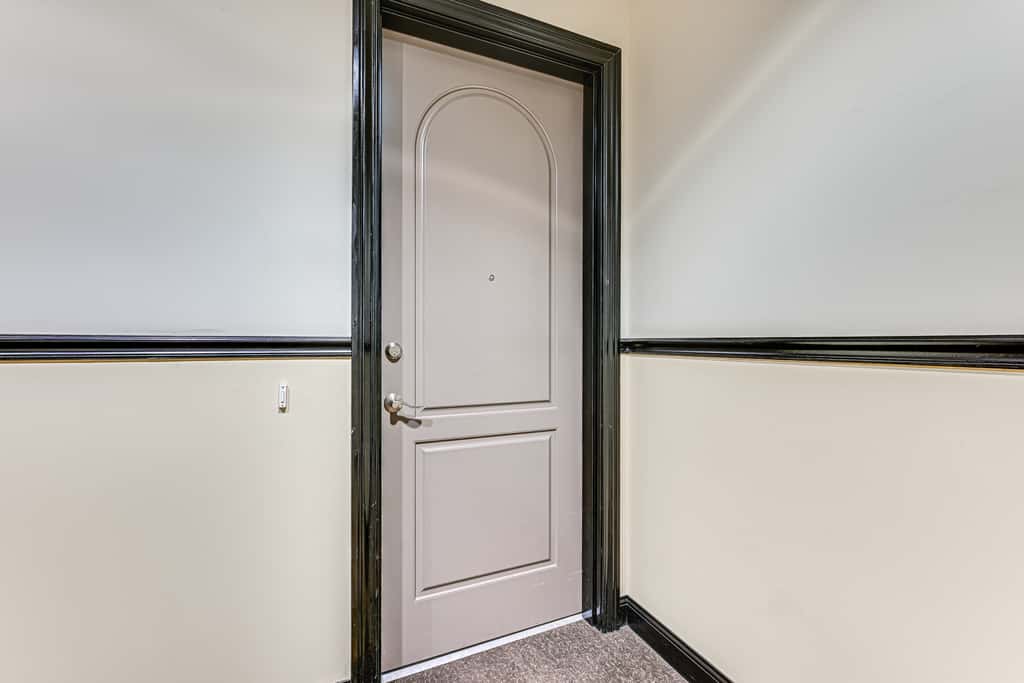 Heart of Dtwn Omaha: Historical Apt w/ Perks
