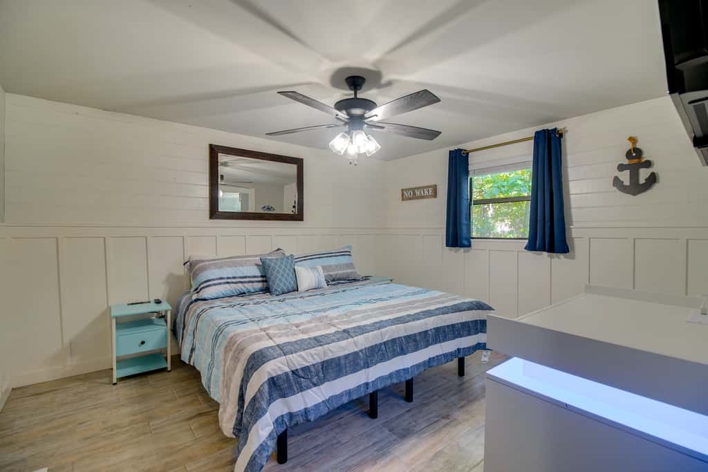 Game Room, Dock & Hot Tub: Grand Lake Getaway