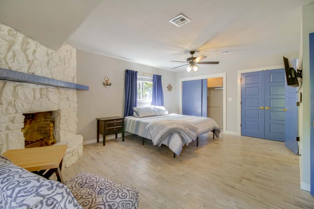 Game Room, Dock & Hot Tub: Grand Lake Getaway