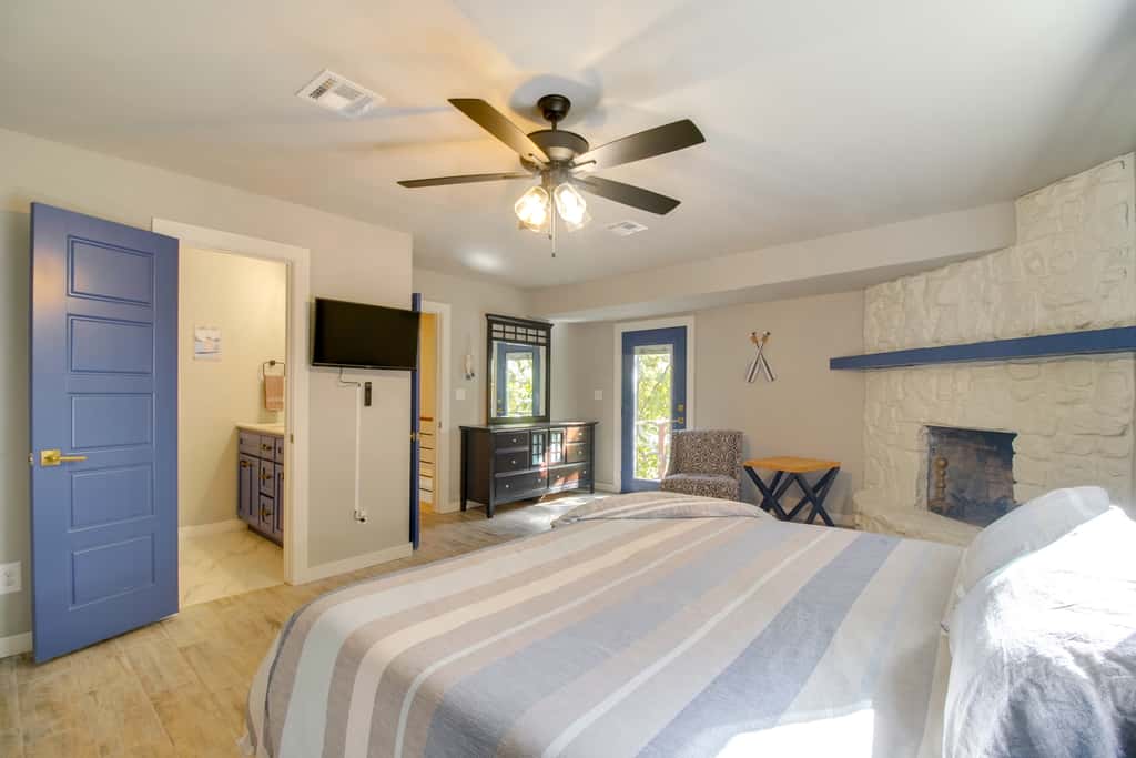 Game Room, Dock & Hot Tub: Grand Lake Getaway