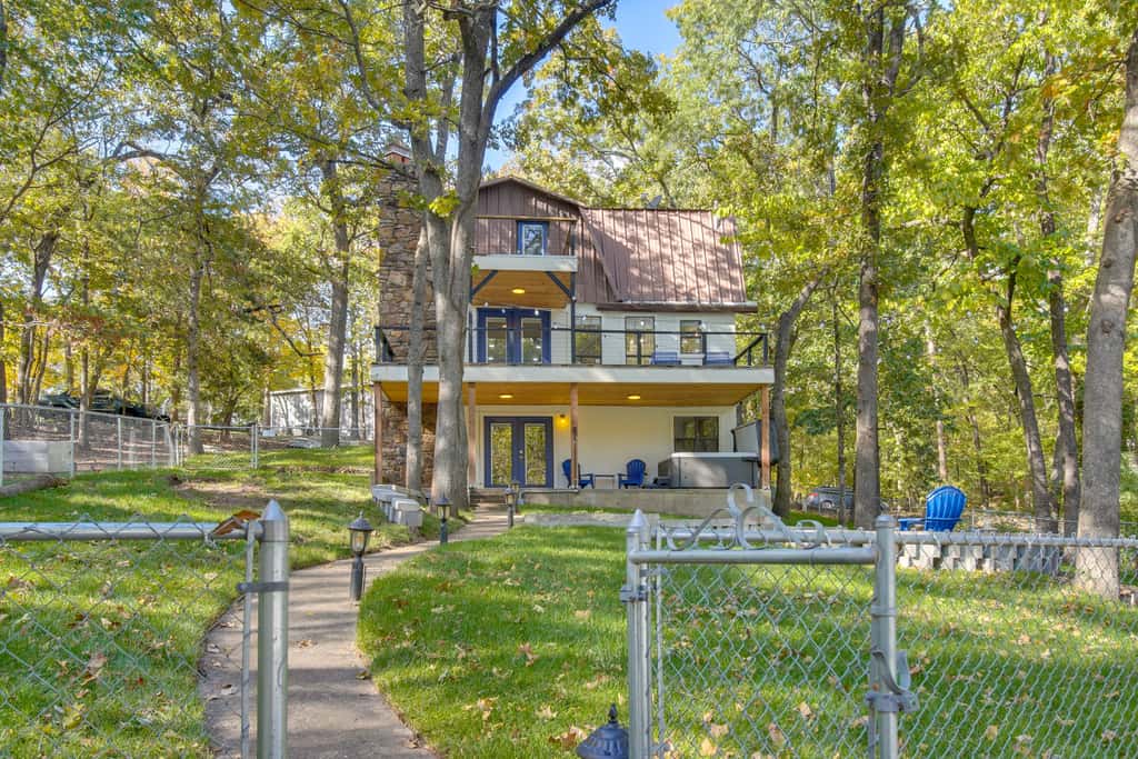 Game Room, Dock & Hot Tub: Grand Lake Getaway