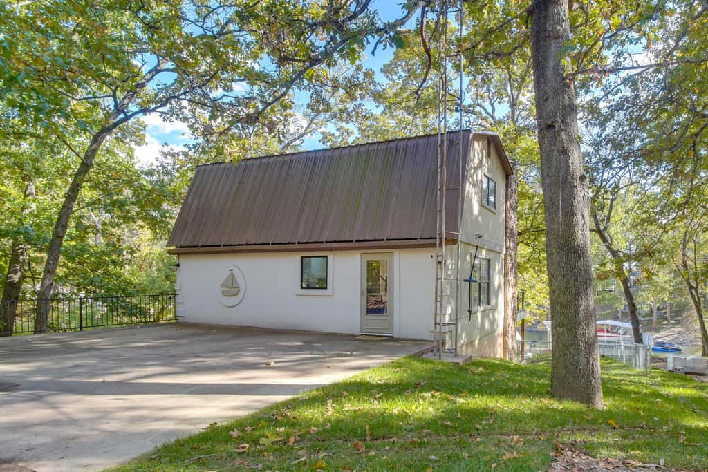 Game Room, Dock & Hot Tub: Grand Lake Getaway