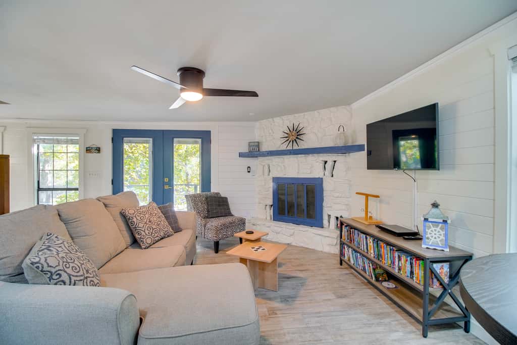 Game Room, Dock & Hot Tub: Grand Lake Getaway