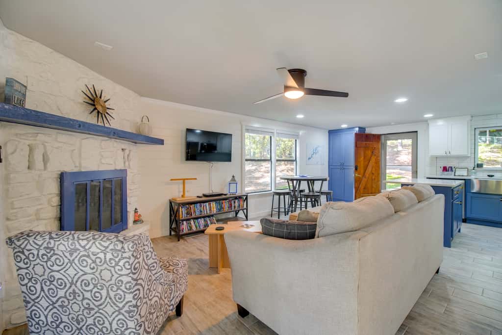 Game Room, Dock & Hot Tub: Grand Lake Getaway