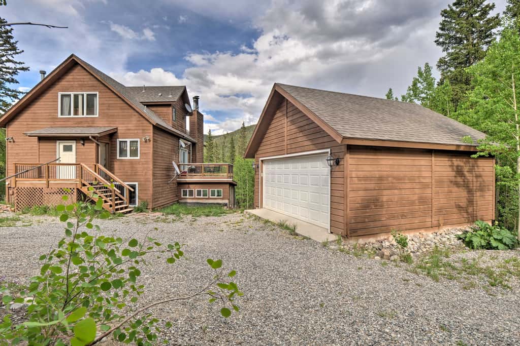 Roomy Alma Cabin w/ Pool Table: Ski, Hike, & Fish!