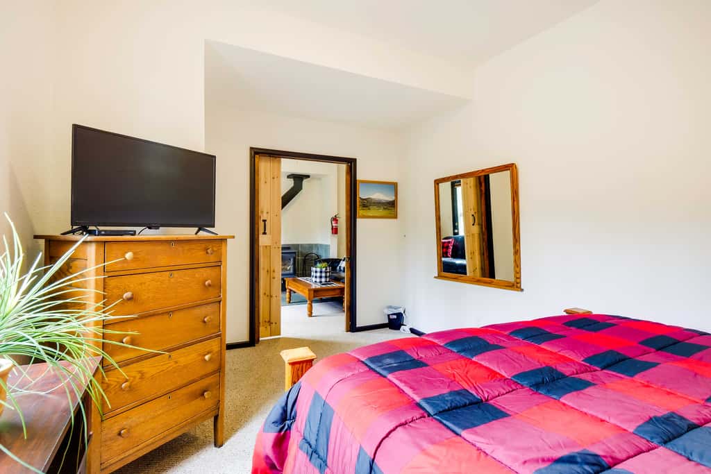 Roomy Alma Cabin w/ Pool Table: Ski, Hike, & Fish!