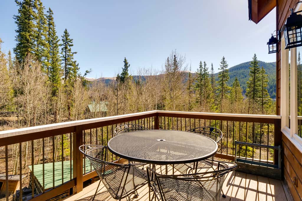 Roomy Alma Cabin w/ Pool Table: Ski, Hike, & Fish!