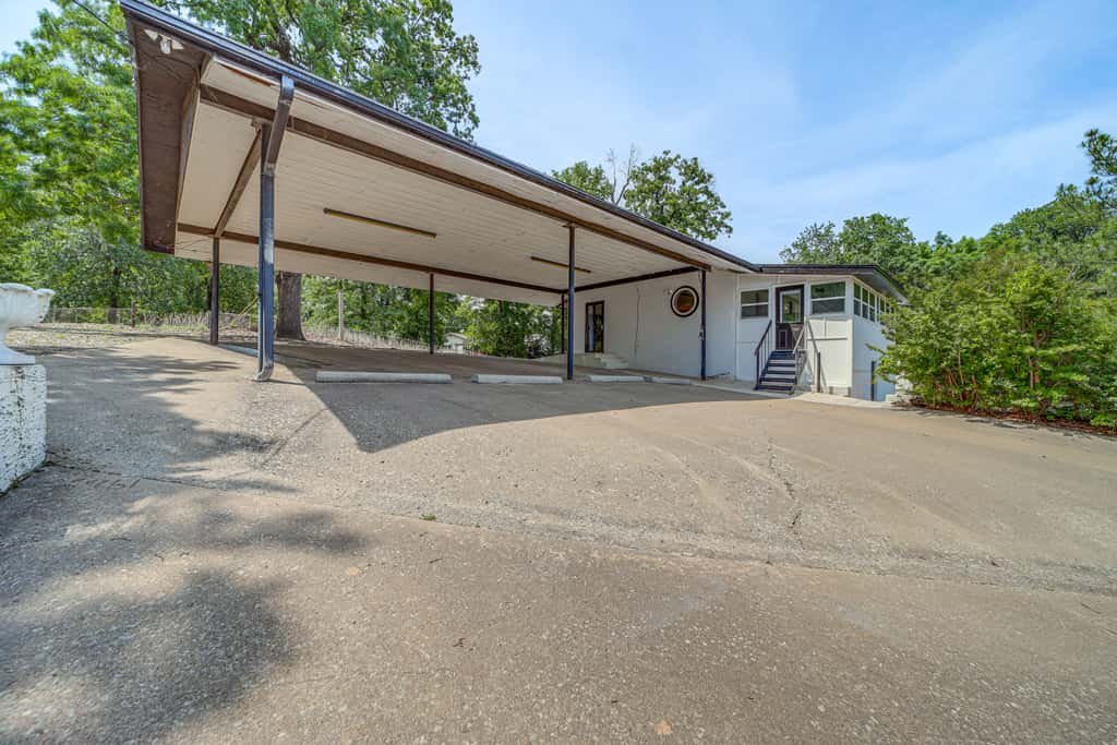 Waterfront Lake Eufaula Home: Dock & Beach Access!