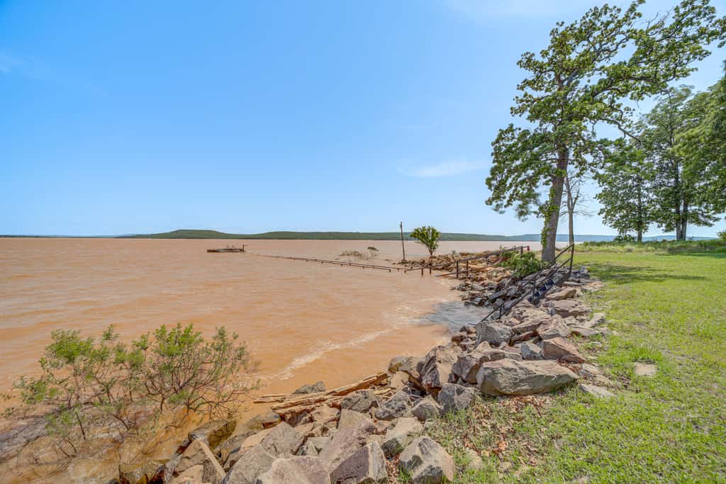 Waterfront Lake Eufaula Home: Dock & Beach Access!