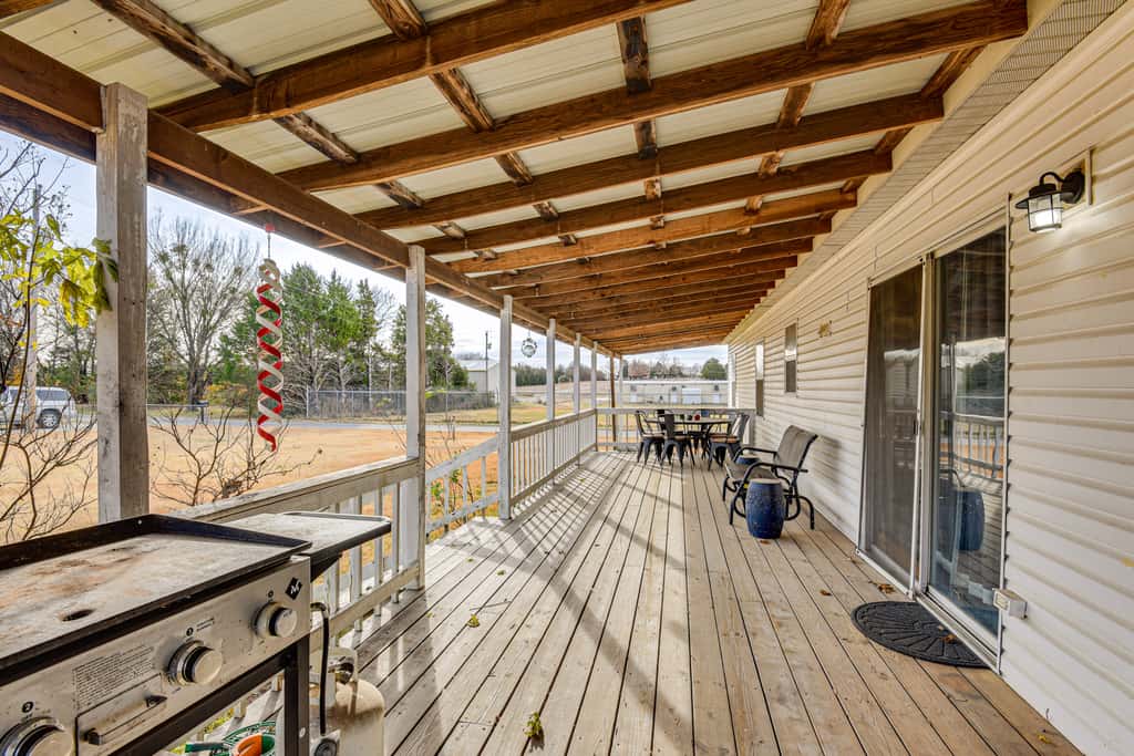 Steps to Lake Eufaula: Family Home w/ Deck & Yard