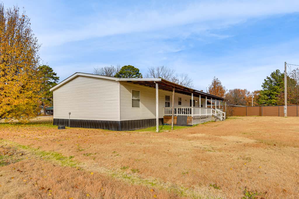 Steps to Lake Eufaula: Family Home w/ Deck & Yard