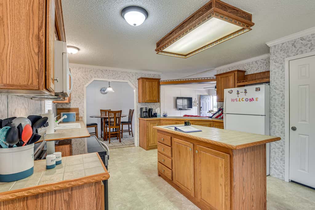 Steps to Lake Eufaula: Family Home w/ Deck & Yard