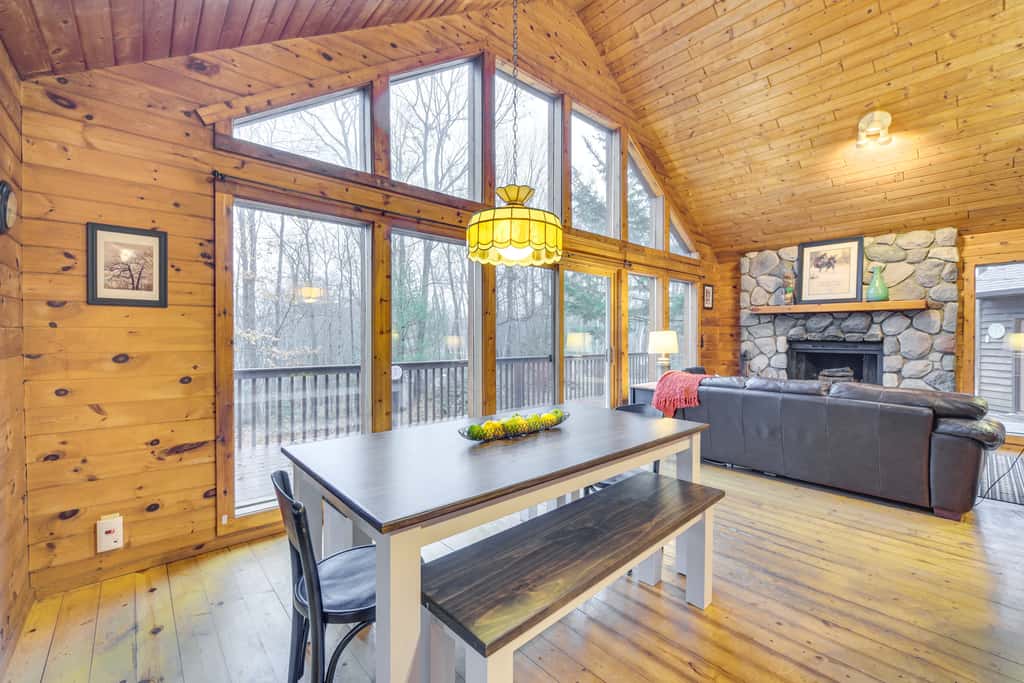 Cozy Wisconsin Cabin w/ Deck, Kayaks & Lake Views!